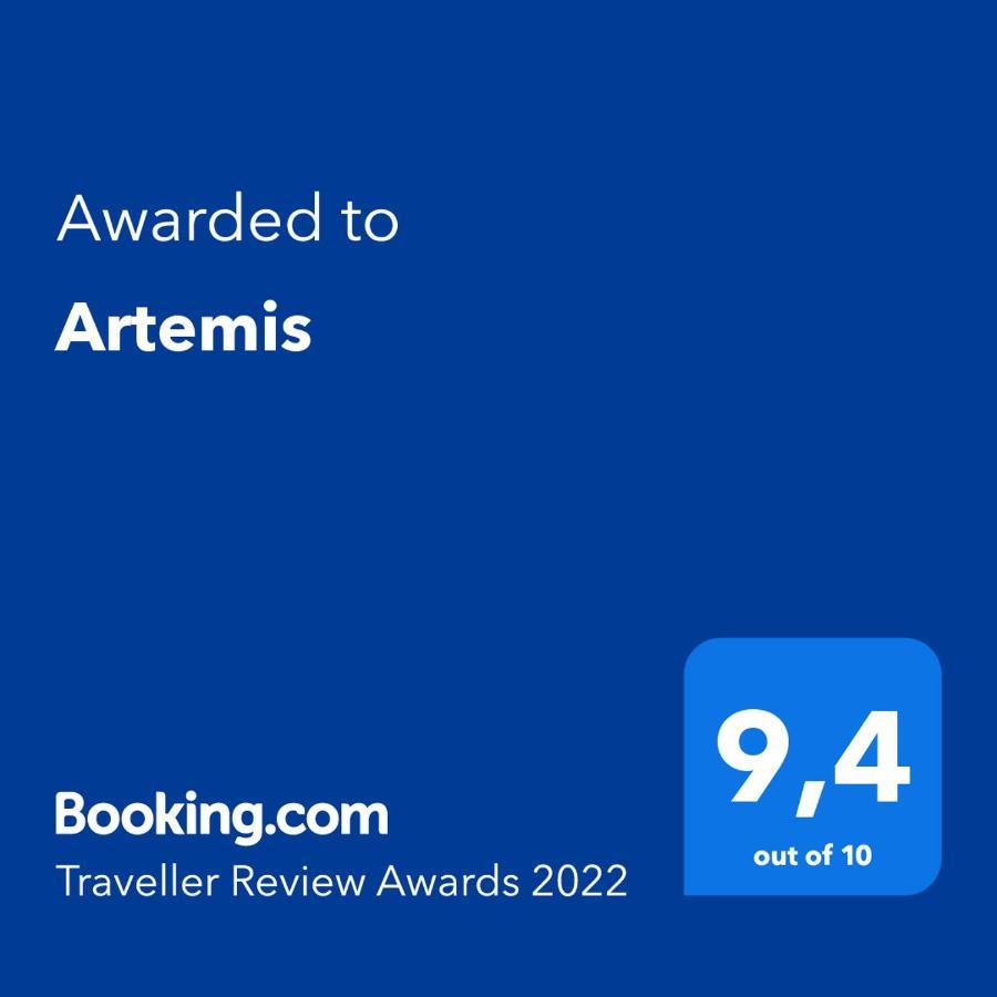 Отель Artemis Карпенисион Экстерьер фото